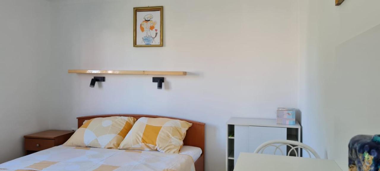 Apartmani Centar Seline Paklenica Kültér fotó